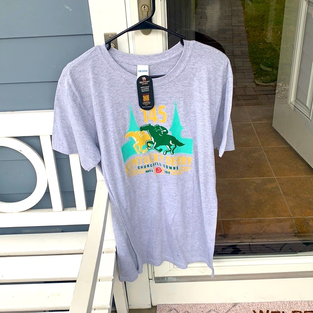 Official 2019 Classic Kentucky Derby T-Shirt Size L Bought at Churchill Downs